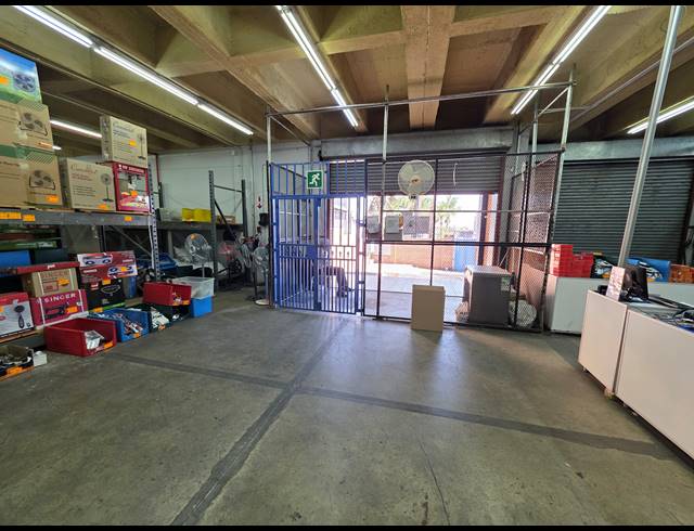 3,434M² WAREHOUSE FOR SALE IN AMALGAM